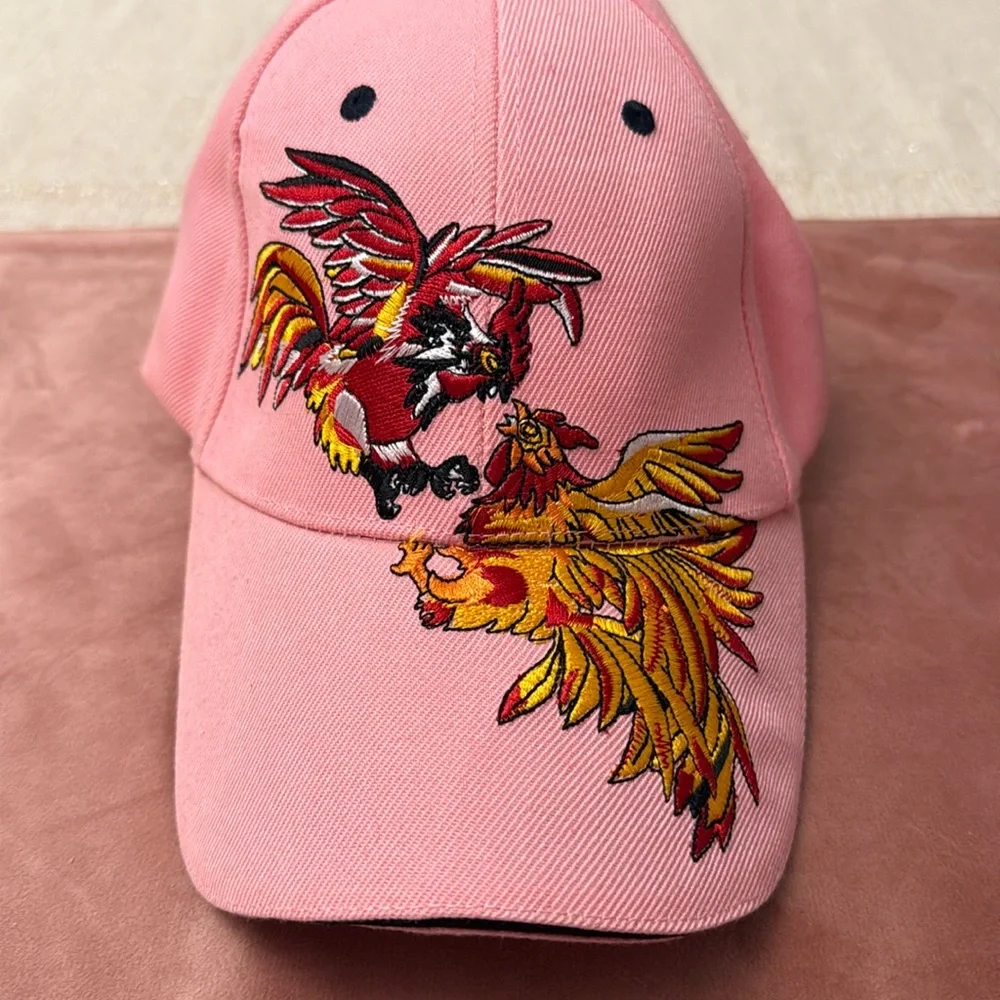 🐓Pink Embroidered Hat with Rooster Design - Picture 1 of 6